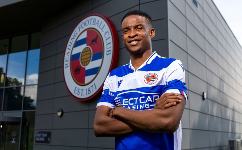 Read more about the article Nigerian Rising Star Paul Mukairu Leads Reading to 9-0 EFL Trophy Victory